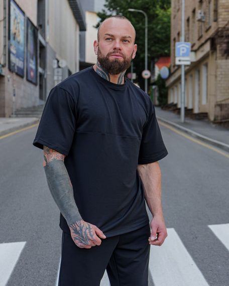 Мужской летний костюм оверсайз с шортами и футболкой BD0023 цвет черный, размер S | Зображення 1