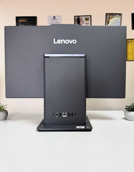Моноблок Lenovo IdeaCentre 3 24ARR9/24" (1920x1080) IPS/AMD Ryzen 5 7535HS (6(12) ядер по 3.3 - 4.5 GHz) /  16 GB DDR5 / 512 GB SSD / AMD Radeon 660M Graphics / WebCam / 2x 3W / Клавіатура та мишка | Зображення 6