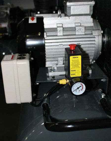 Поршневий повітряний компресор 200 л GTM KCH2090-200L ремінний | Зображення 4