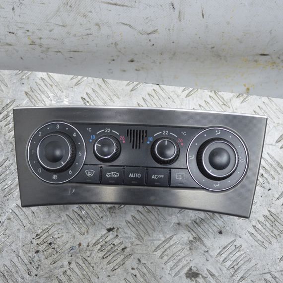 Блок керування клімат контролем Mercedes W203 2000-2007 Панель пічки кондиціонера Мерседес в203 A2038301785