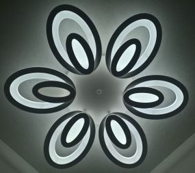 Люстра світлодіодна стельова LED світильник для квартири на стелю лед з пультом 25601 Білий 9х62х62 см.