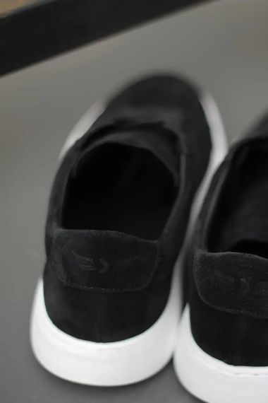 Замшеві кросівки на білій підошві 42 розмір | Зображення 2