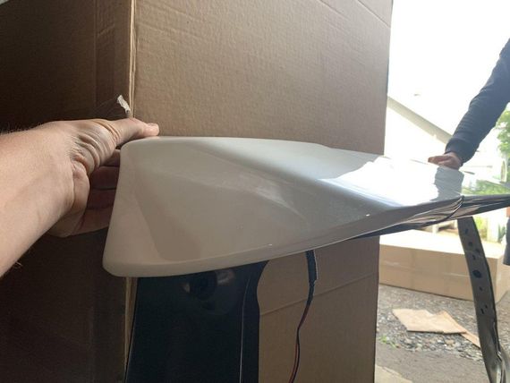 Спойлер (2008-2015) Белый цвет для Toyota Land Cruiser 200 | Зображення 6