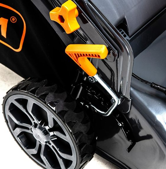 Газонокосарка акумуляторна GTM BLM48-SP 2x18 В + 2 АКБ та 2 ЗП (BLM48-SP_KIT) | Зображення 2