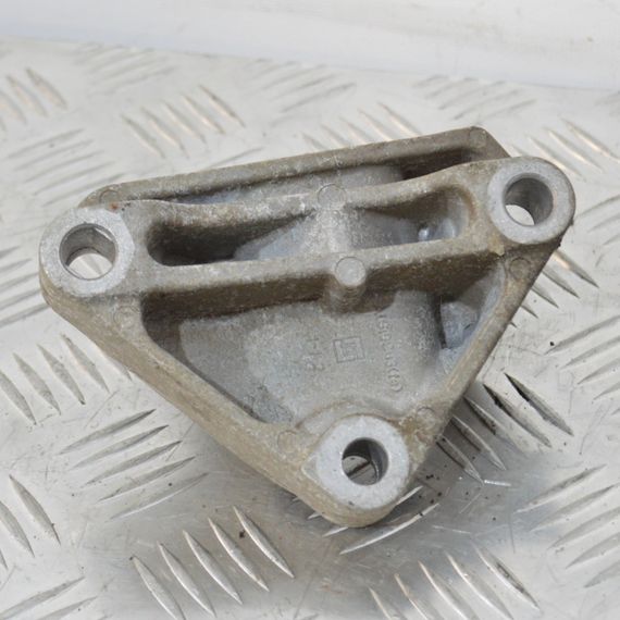 Кронштейн кріплення КПП 2.0 DCI Renault Laguna III 2007-2015 Лапа опора коробки передач Рено Лагуна 3 113320003R | Зображення 1