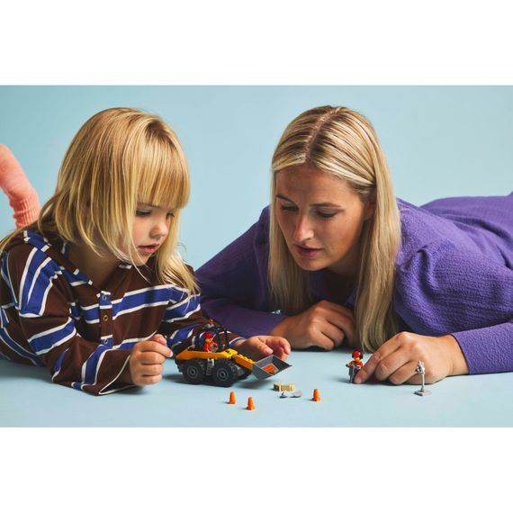 Конструктор LEGO City Жовтий будівельний автонавантажувач (60450) | Зображення 5