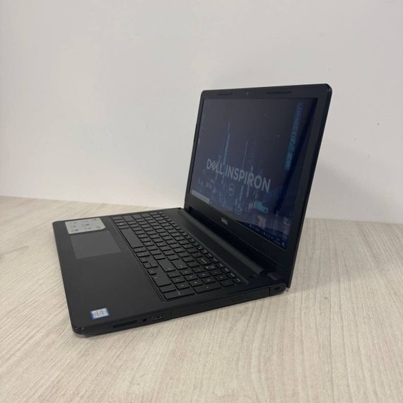 Ноутбук Dell Inspiron 3567 / 15.6" (1366x768) TN / Intel Core i5-7200U (2 (4) ядра по 2.5 - 3.1 GHz) / 8 GB DDR4 / 256 GB SSD / Intel HD Graphics 620 / WebCam б/в | Зображення 5