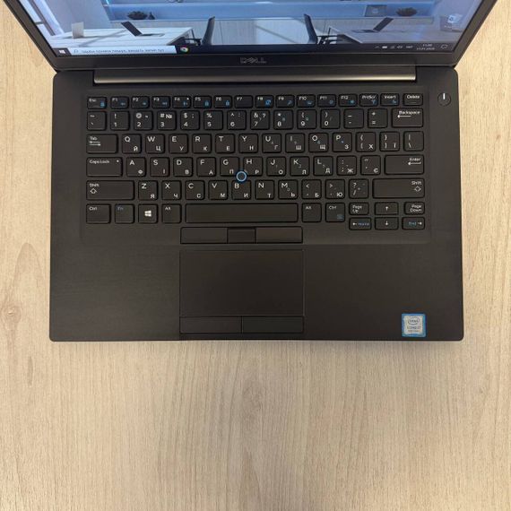 Ультрабук Б-класс Dell Latitude 7490 / 14" (1920x1080) IPS / Intel Core i7-8650U (4 (8) ядра по 1.9 - 4.2 GHz) / 8 GB DDR4 / 128 GB SSD / Intel UHD Graphics 620 / WebCam б/у | Зображення 2