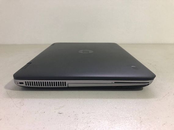 Ноутбук Б-клас HP ProBook 640 G2 / 14" (1920x1080) TN / Intel Core i3-6100U (2 (4) ядра по 2.3 GHz) / 8 GB DDR4 / 128 GB SSD / Intel HD Graphics 520 / WebCam / DisplayPort б/в | Зображення 2