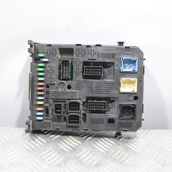 Блок запобіжників BSI Peugeot Partner B9 2008-2018 Модуль комфорту БСІ Пежо Партнер б9 9664058780