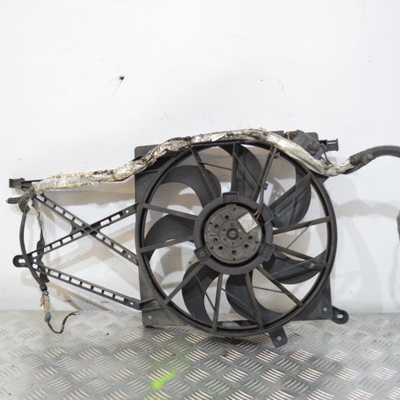 Вентилятор радіатора Opel Astra G H Zafira A B 1998-2015 Вентилятор охолодження радіатора Опель Астра Г Н Зафіра А Б 90570739