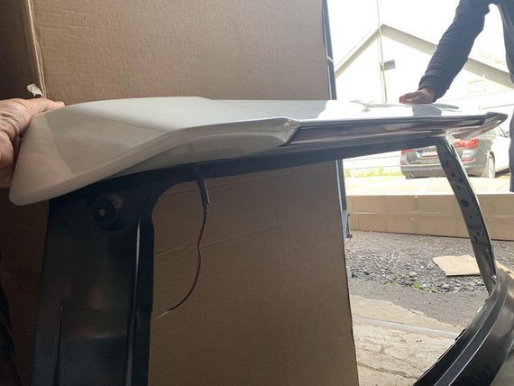 Спойлер (2008-2015) Белый цвет для Toyota Land Cruiser 200 | Зображення 5