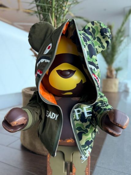 Статуетка Bearbrick BAPE BEAR дизайнерська статуетка ведмідь Беарбрік 70 см mb004 | Зображення 1