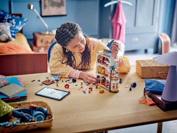 Конструктор LEGO Friends Замковый отель «Ночевка и завтрак» 42638 | Зображення 9