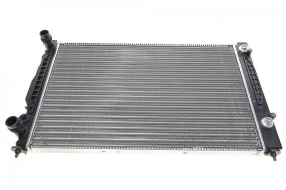 Радіатор охолодження Audi A4 A6 VW Passat 94-05 03002122
