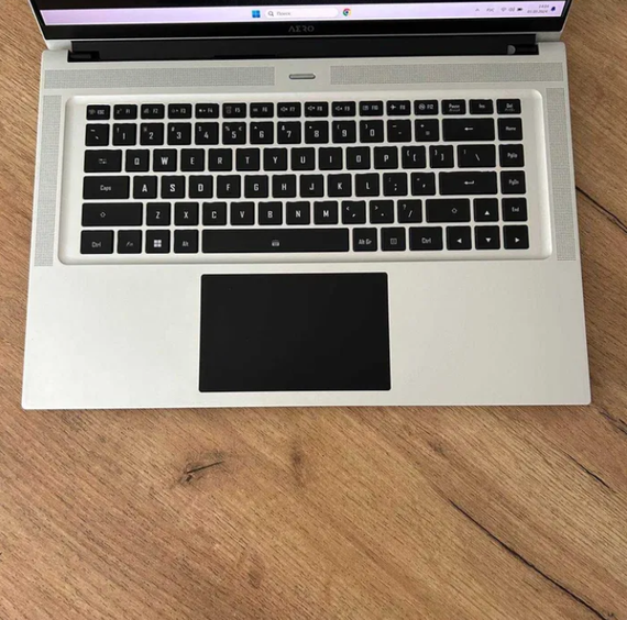 Ноутбук Gigabyte Aero 16 XE4 16,0" 4K OLED i7 12700H 16Gb SSD 1Tb RTX 3070Ti Б/В | Зображення 2