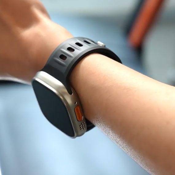 Ремінець BlueO Fluoro Rubber Sport для Apple Watch 42(ser.1-3)/44/45/46/49mm Black | Зображення 3