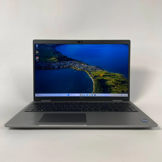 Ультрабук Б-клас Dell Latitude 5530 / 15.6" (1920x1080) IPS / Intel Core i5-1245U (10 (12) ядер по 1.2 - 4.4 GHz) / 16 GB DDR4 / 256 GB SSD / Intel Iris Xe Graphics / HDMI / WebCam б/в + Подарунок Бездротова миша / USB | Зображення 1