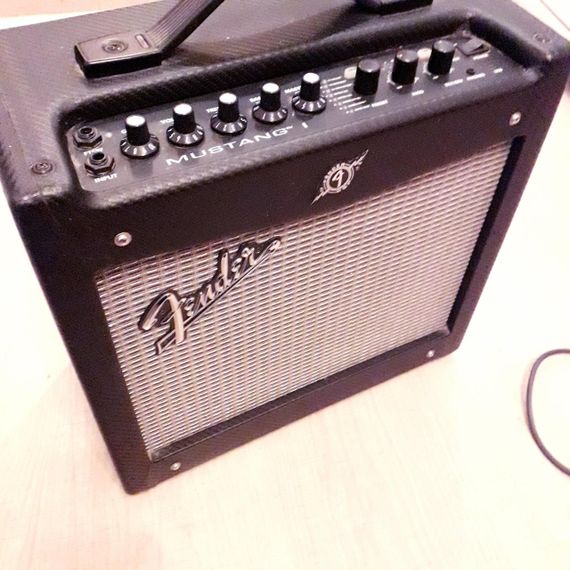 Комбоусилитель для электрогитары гитари гитары Fender Mustang I 20 ватт | Зображення 9