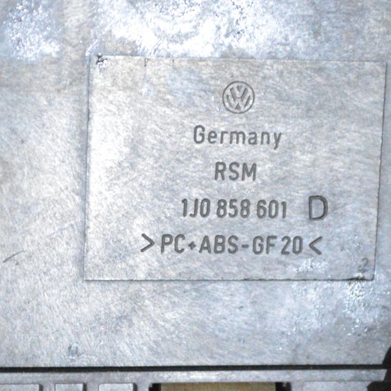 Підстаканник Vw Volkswagen Golf IV тримач для напоїв Фольксваген Гольф 4 1J0858601D | Зображення 3