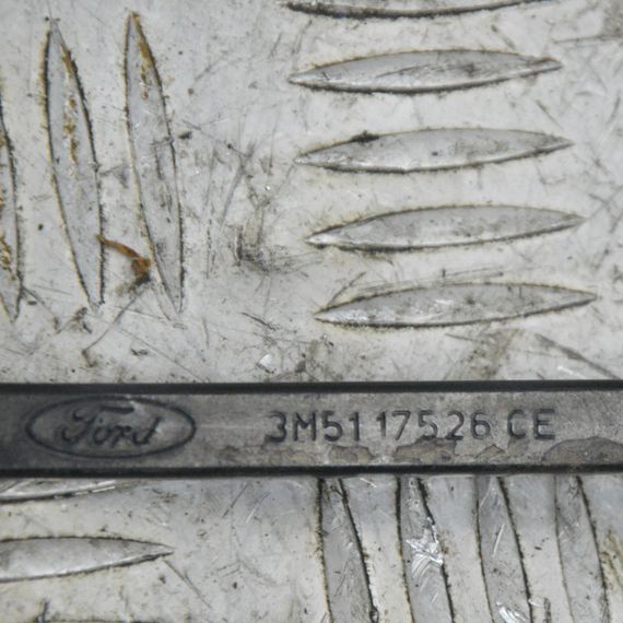 Повідець склоочисника передній правий Ford C-Max 2007-2010 рестайл Щіткотримач двірник Форд 3M5117526CE | Зображення 4