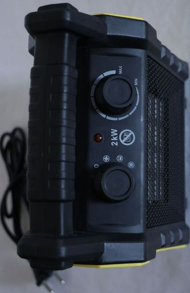 Електричний обігрівач GEKO 2,0 кВт, площа обігріву 30 кв.м., підлоговий, жовтий/чорний (380405) | Зображення 3