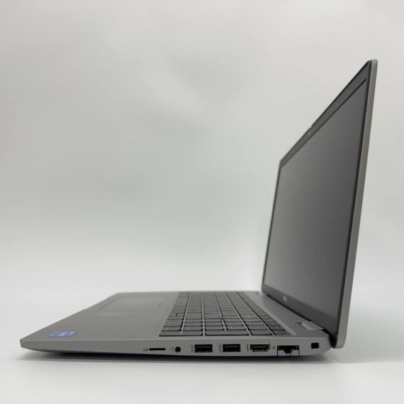 Ультрабук Dell Latitude 5530 / 15.6" (1920x1080) IPS / Intel Core i5-1235U (10 (12) ядер по 3.3 - 4.4 GHz) / 16 GB DDR4 / 512 GB SSD NVMe / Intel Iris Xe Graphics / WebCam б/у + Подарок  Мышка и коврик | Зображення 4