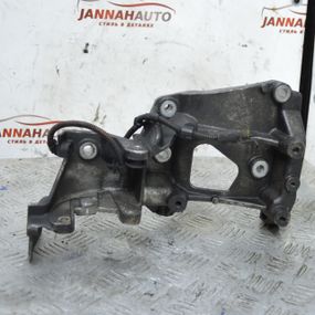 Кронштейн подушки двигуна 2.0 D Fiat Ducato 2007-2014 Кріплення опори мотора Фіат Дукато 55233461