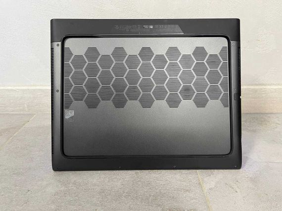 Ігровий ноутбук Dell Alienware m16 R1 / 16" (2560x1600) IPS / AMD Ryzen 9 7845HX (12 (24) ядер по 3.0 - 5.2 GHz) / 16 GB DDR5 / 512 GB SSD / nVidia GeForce RTX 4080, 12 GB GDDR6, 192-bit / WebCam б/в | Зображення 6