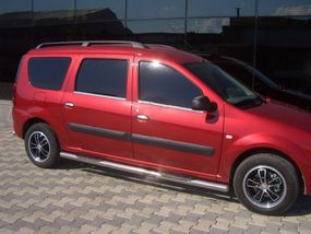 Бічні труби (2 шт., нерж.) 70 мм, з пластиковими вставками для Lada Largus