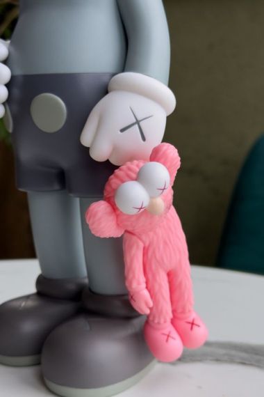 Статуетка Kaws Share колекційна фігурка для інтер'єру 30 см сірий kw019 | Зображення 3