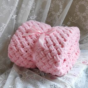 Плед плюшевий 85*85см 340 рожевий ручної роботи з пряжі пуфі узор плетінка