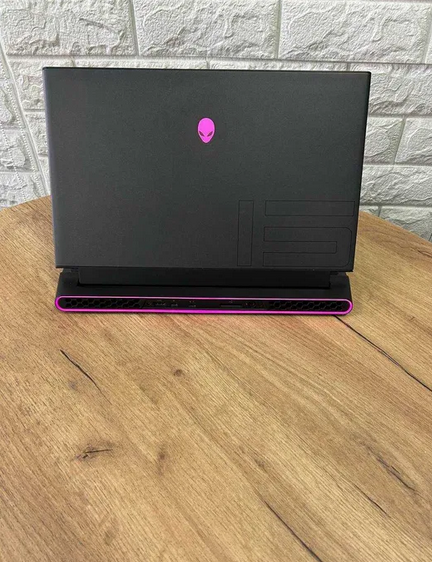 Ноутбук Dell Alienware m15 R4 15.6" 300Hz i7 10870H 16Gb SSD 512Gb RTX 3070  Б/В | Зображення 5