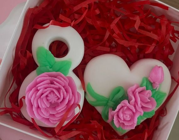 Подарочное мыло на 8 Березня, набор «Восьмерка и сердце», сувенирное мыло | Зображення 1