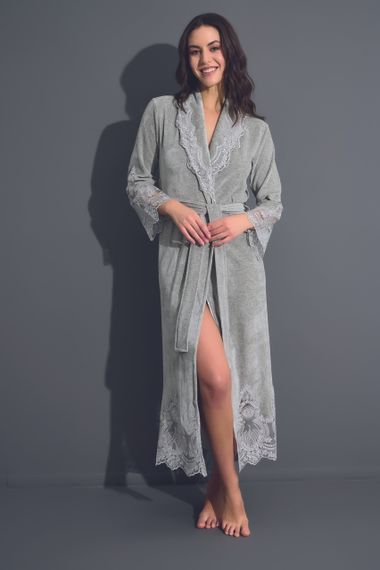 Женский халат Nusa 0383 длинный, велюровый с кружевом, серый M