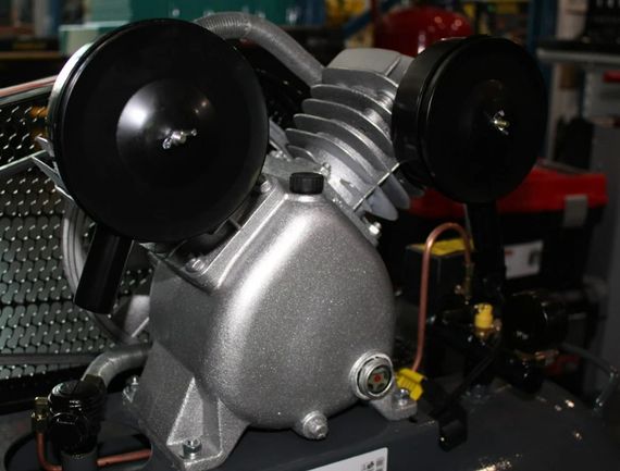 Поршневий повітряний компресор 100 л GTM KCJ2070-100L ремінний | Зображення 2