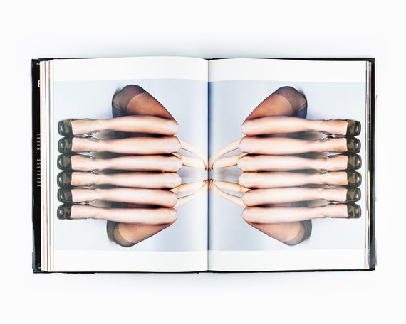 Книга з fashion-фотографії Guy Bourdin: Exhibit A. Б/У альбоми відомих фотографів роботи Гі Бурдена | Зображення 7
