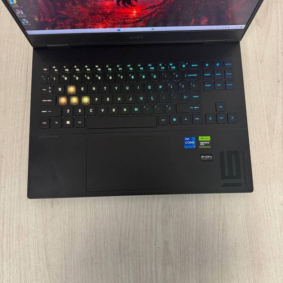 Игровой ноутбук HP Omen 16-u0078nr / 16" (2560x1600) IPS / Intel Core i7-13700HX (16 (24) ядер по 2.1 - 5.0 GHz) / 16 GB DDR5 / 512 GB SSD / nVidia GeForce RTX 4070, 8 GB GDDR6, 128-bit / WebCam б/у | Зображення 4
