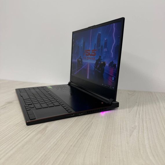 Игровой ноутбук Б-класс Asus ROG Zephyrus S15 GX531GW / 15.6" (1920x1080) IPS / Intel Core i7-8750H (6 (12) ядер по 2.2 - 4.1 GHz) / 16 GB DDR4 / 512 GB SSD NVMe / nVidia GeForce RTX 2070 Max-Q, 8 GB GDDR6, 256-bit / WebCam б/у | Зображення 4