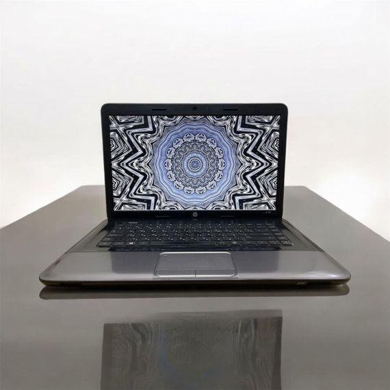Ноутбук HP 250 G1 / 15.6" (1366x768) TN / Intel Core i3-3110M (2 (4) ядра по 2.4 GHz) / 8 GB DDR3 / 120 GB SSD / Intel HD Graphics 4000 / WebCam / Без АКБ б/у | Зображення 1