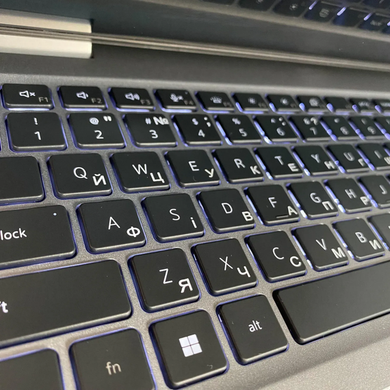 Ультрабук Б-клас Dell Latitude 5530 / 15.6" (1920x1080) IPS / Intel Core i5-1250P (12 (16) ядер по 1.2 - 4.4 GHz) / 16 GB DDR4 / 256 GB SSD / Intel Iris Xe Graphics / HDMI / WebCam б/в + Подарунок Бездротова миша / USB | Зображення 4