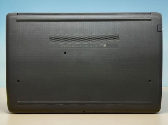 Ультрабук HP 250 G7 / 15.6" (1920x1080) TN / Intel Core i3-7020U (2 (4) ядра по 2.3 GHz) / 8 GB DDR4 / 256 GB SSD / nVidia GeForce MX110, 2 GB GDDR5, 64-bit / WebCam б/у | Зображення 3