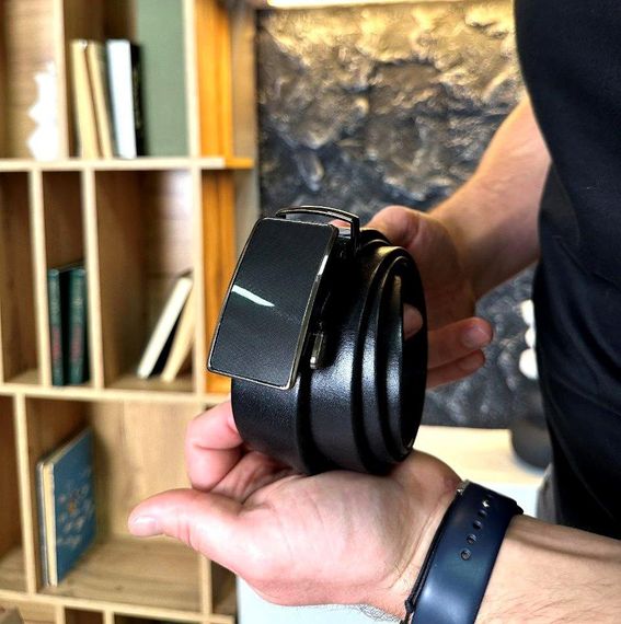 Мужской кожаный ремень с пряжкой автомат 3733 | Зображення 4