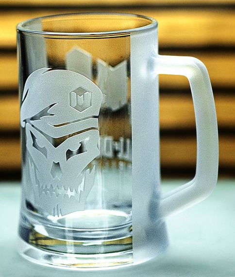 Пивная кружка Call of Duty с гравировкой лого Подарок геймера CoD Mobile Игровой бокал для фанатов шутеров | Зображення 5