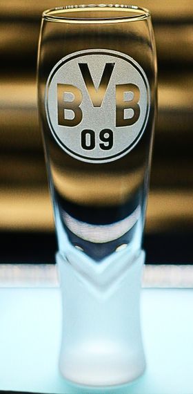 Пивний келих крафтовий 440 мл ФК Боруссия  Borussia з гравіюванням подарунок для фаната футбольна кружка глянец