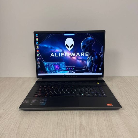 Ігровий ноутбук Б-клас Dell Alienware m16 R1 / 16" (2560x1600) IPS / AMD Ryzen 9 7845HX (12 (24) ядер по 3.0 - 5.2 GHz) / 16 GB DDR5 / 1000 GB SSD / nVidia GeForce RTX 4080, 12 GB GDDR6, 192-bit / WebCam б/в | Зображення 1