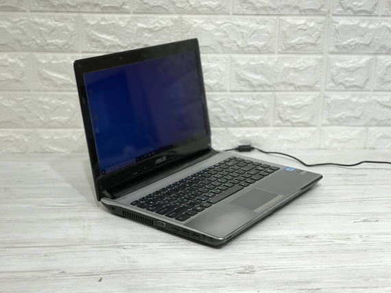 Ноутбук Asus U30S 13.3 Intel i5-2430M 8 RAM 500 HDD NVIDIA 520M 1 ГБ | Зображення 2