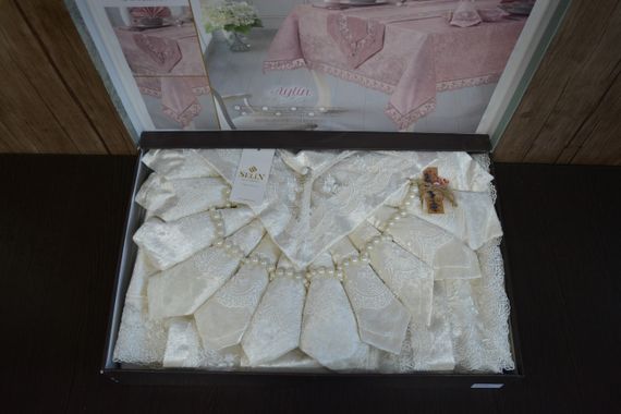 Велюрова скатертина з ранером Selin Aylin Set 160×300+12 серветок Кремова | Зображення 3