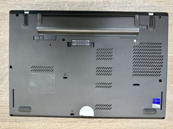 Ультрабук Lenovo ThinkPad L460 / 14" (1366x768) TN / Intel Core i3-6100U (2 (4) ядра по 2.3 GHz) / 8 GB DDR3 / 240 GB SSD / Intel HD Graphics 520 / WebCam / Windows 10 Pro б/в | Зображення 7