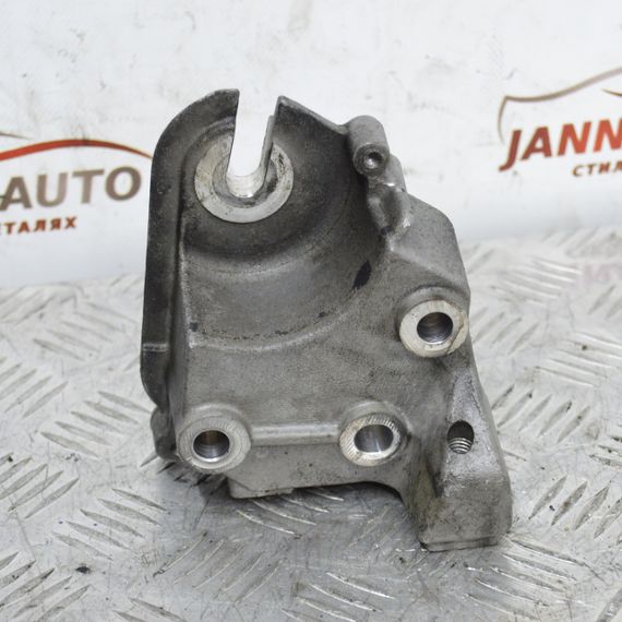 Кронштейн кріплення двигуна правий Citroen Jumpy 2.0 HDI лапа опора мотора Сітроен 9645030780 | Зображення 1